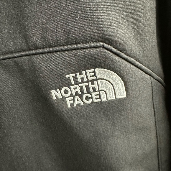 The North Face Apex Sherpa Softshell Hoodie - Picture 5 of 6